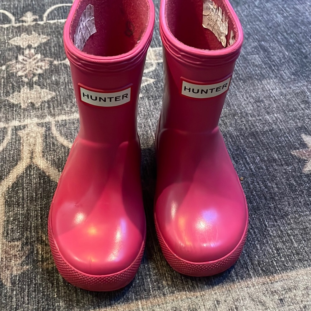 Hunter bubble gum pink rain boots